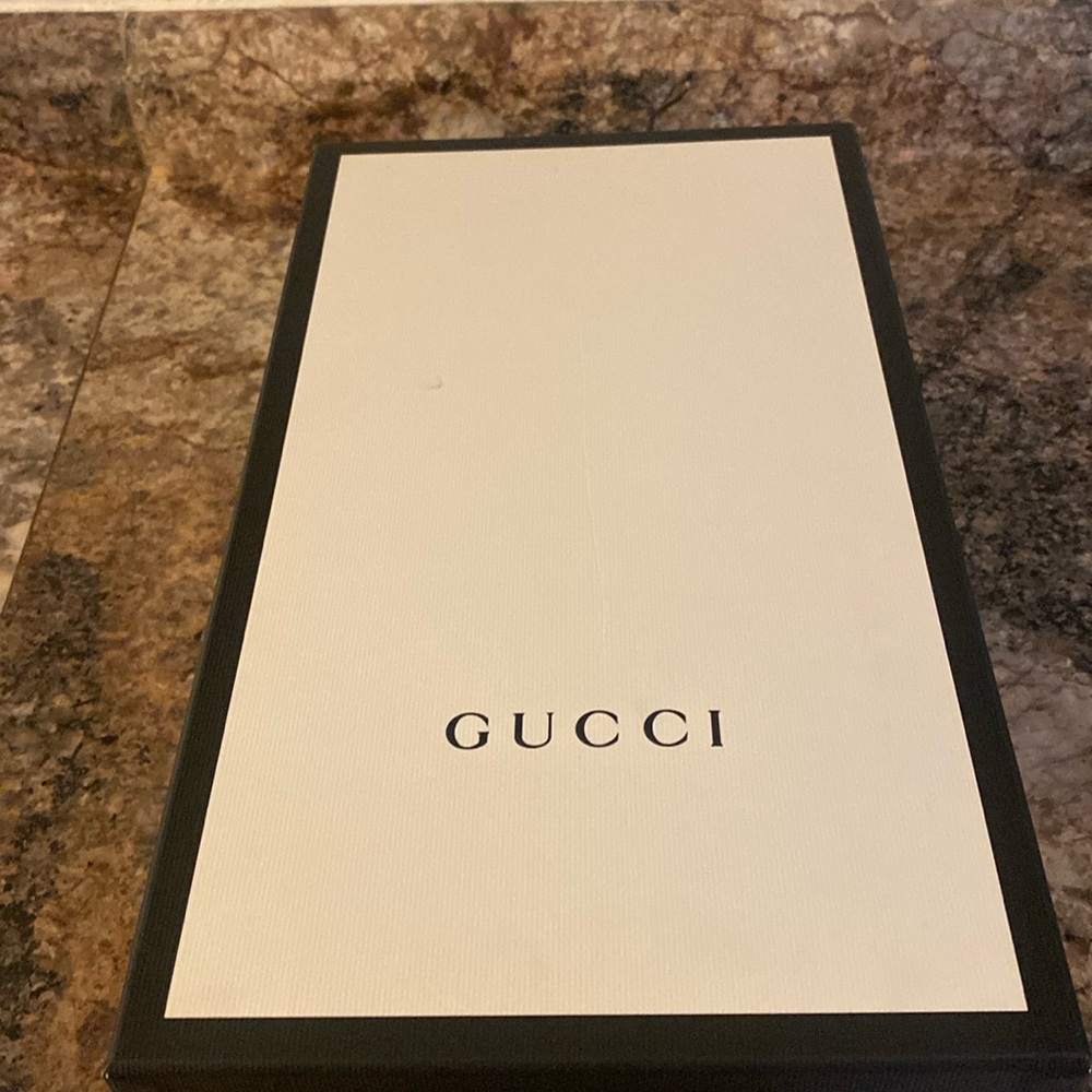 Men Gucci slides